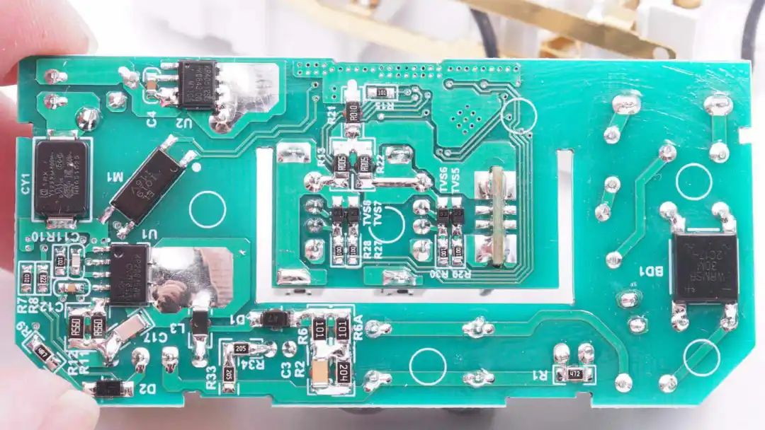 【沃爾德實業】案例拆解報告：正泰30W 2A1C快充轉換器