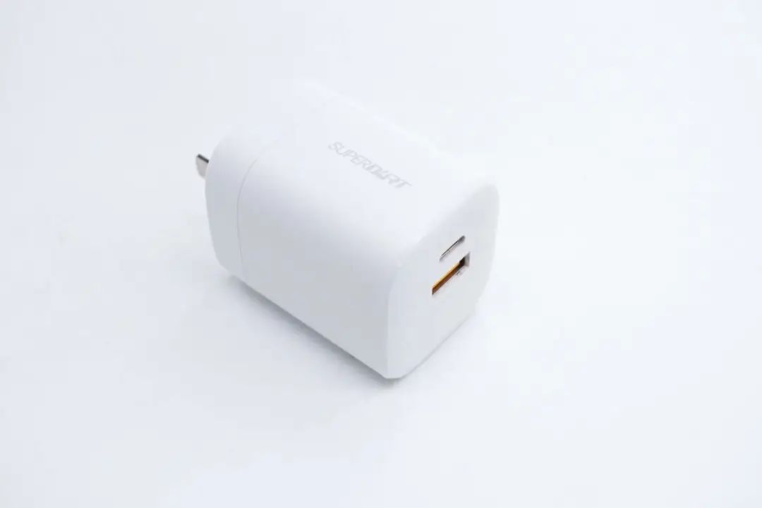 【沃爾德實業】案例拆解報告：realme 67W 1A1C雙口快充充電器